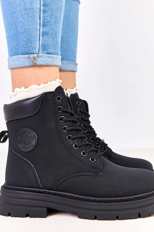 Juodi šilti traperiai iš matinės...