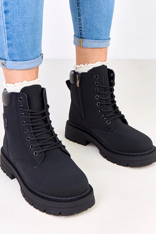 Juodi šilti traperiai iš matinės...