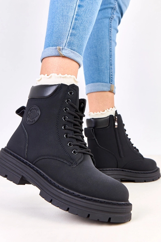 Juodi šilti traperiai iš matinės...