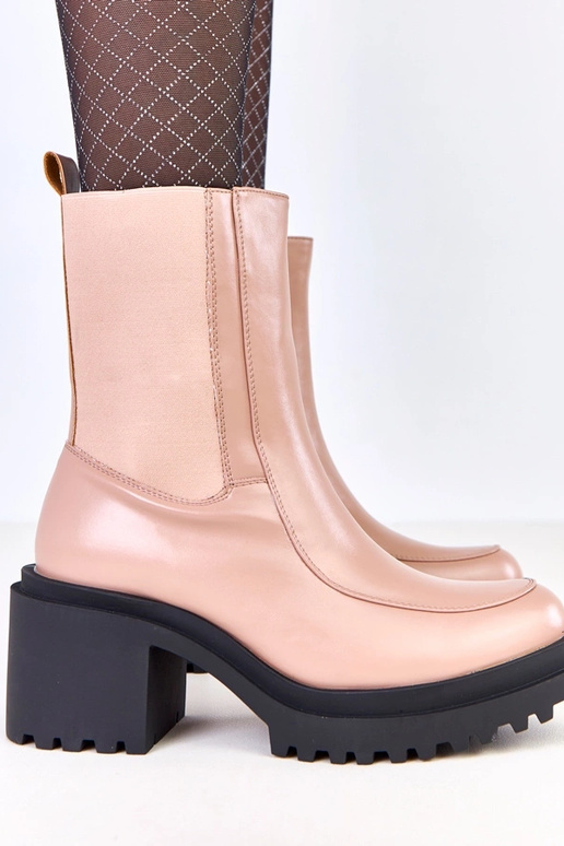 Smėlio spalvos aulinukai ant kulno su...