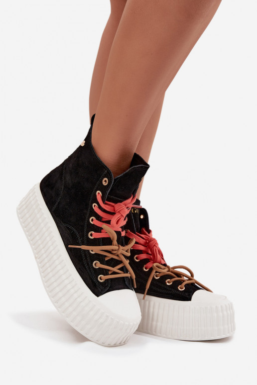 iš zomšos pašiltinti Laisvalaikio bateliai su platforma GOE SS2N4046 juodos spalvos