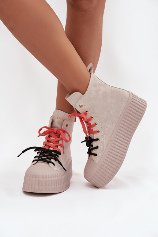 iš zomšos pašiltinti Laisvalaikio bateliai su platforma GOE SS2N4047 smėlio spalvos