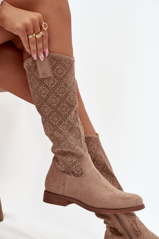 moteriški ilgaauliai batai su aužūro elementais su plačiais kulniukais S.Barski HY52-534 smėlio spalvos moteriški ilgaauliai batai su aužūro elementais su plačiais kulniukais S.Barski HY52-534 smėlio spalvos