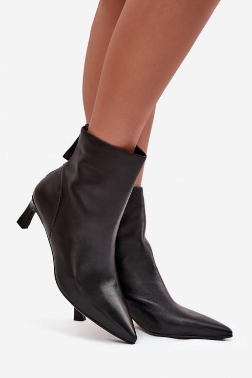 Moteriški aulinukaisuĮjungtaturalnej Skóry su kulniukais D&A CR52-661 juodos spalvos