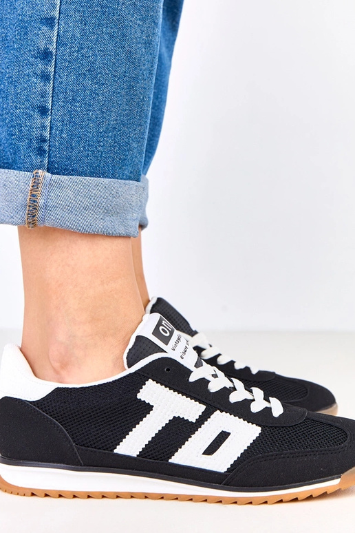 Juodi sportiniai bateliai su baltais...