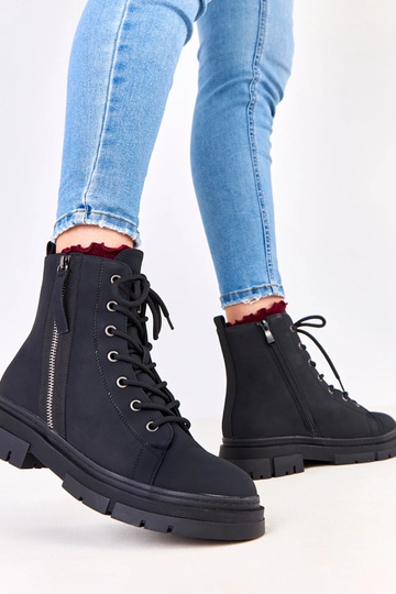 Juodi moteriški darbiniai...