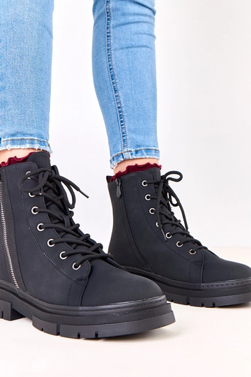 Juodi moteriški darbiniai... 2