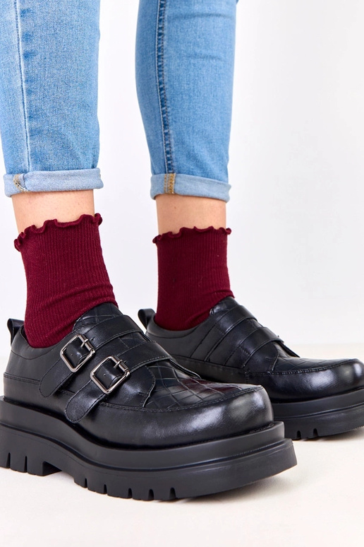 Juodi pusauliniai ant masyvaus pado,...