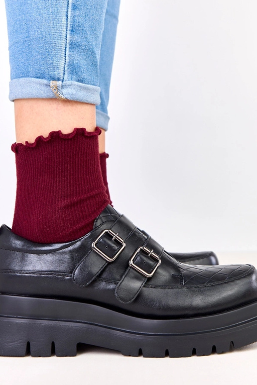 Juodi pusauliniai ant masyvaus pado,...