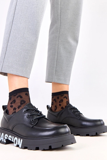 Juodi moteriški pusbačiai... 2