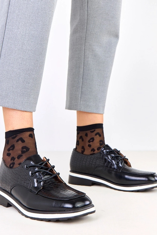 Juodi pusbačiai su įspaudu ir...