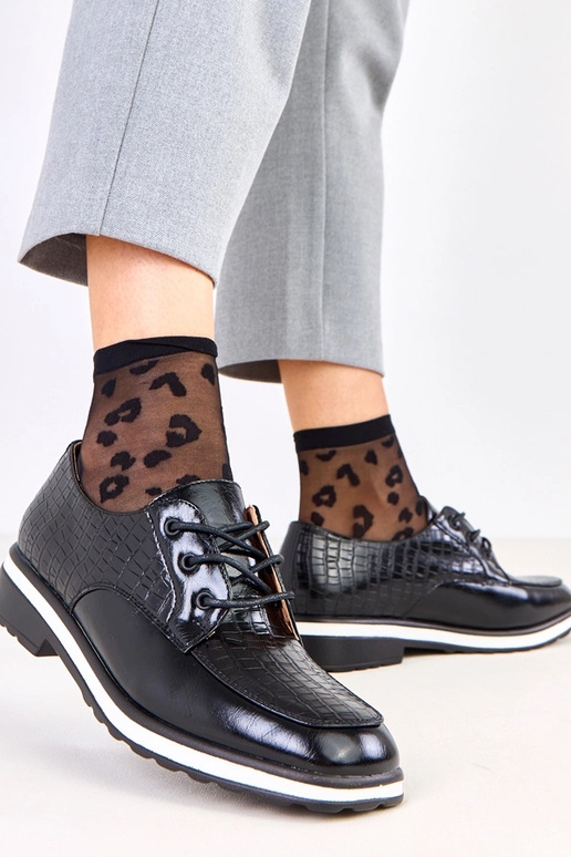 Juodi pusbačiai su įspaudu ir...