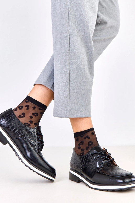 Juodi pusbačiai su įspaudu ir...