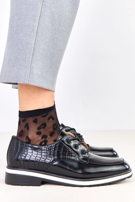 Juodi pusbačiai su įspaudu ir...