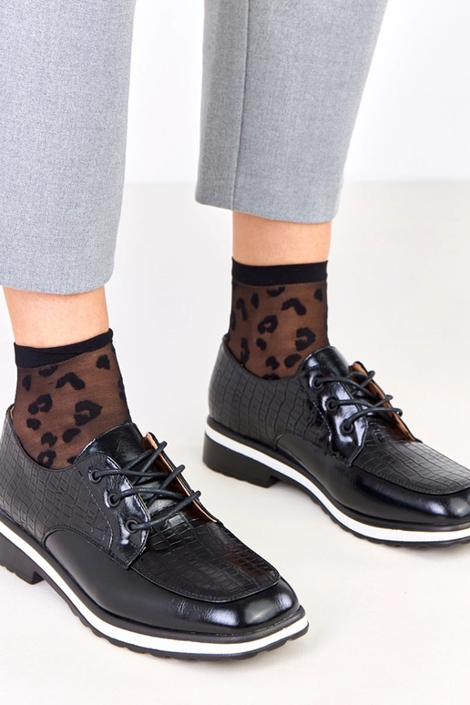 Juodi pusbačiai su įspaudu ir...