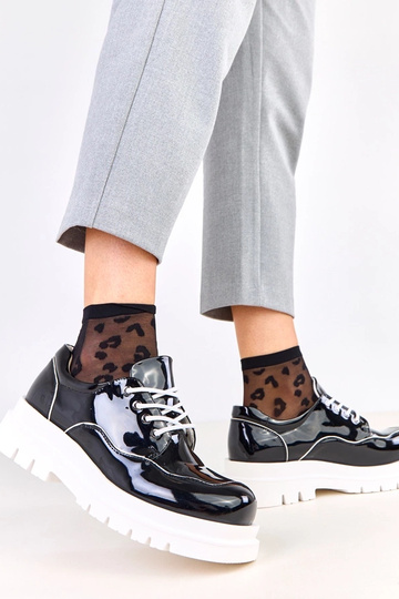 Juodi pusbačiai ant... 2