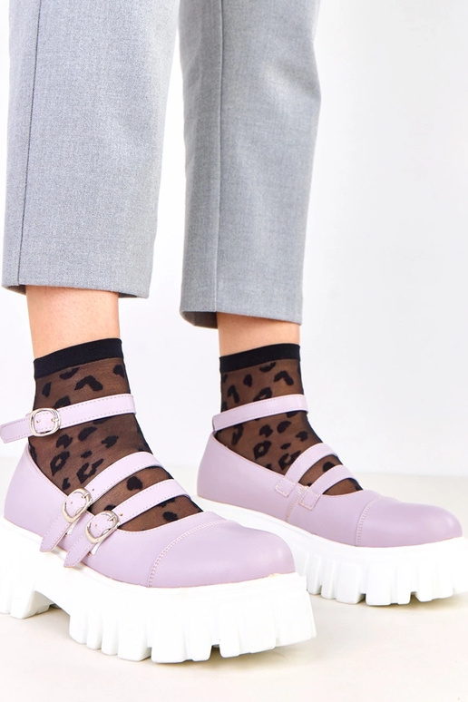 Violetiniai pusbačiai ant traktorinio...