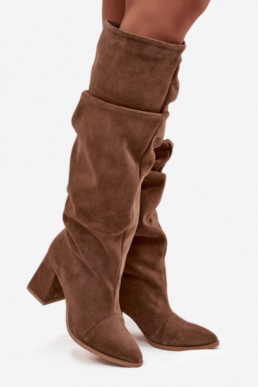 Susiraukšlėjęs ilgaauliai bataisuĮjungtaturalnego iš zomšosu su kulniukais pašiltinti Zazoo 4228 rudos spalvos