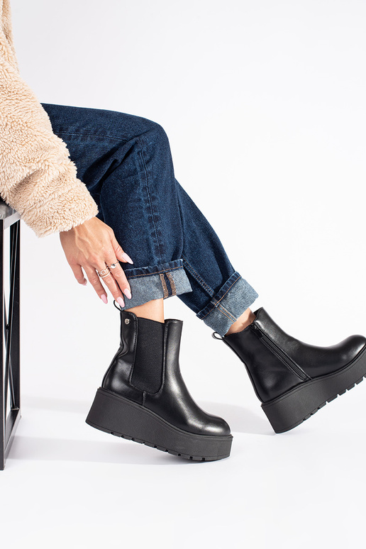 juodos spalvos Moteriški batai ant pleišto
