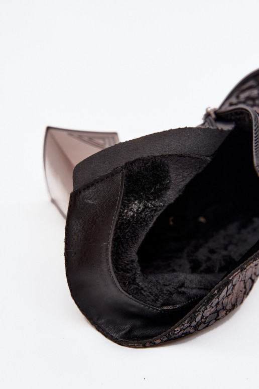 Oda Moteriški aulinukai D&A CR52-679 juodos spalvos Oda Moteriški aulinukai D&A CR52-679 juodos spalvos