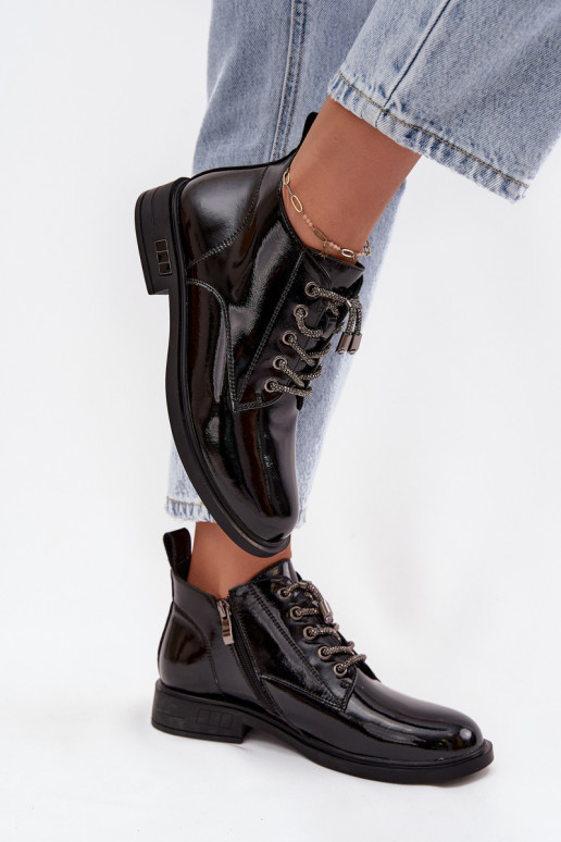 Oda su lako efektu Moteriški aulinukai Su puošniais Suvarstymasm D&A MR52-124 juodos spalvos