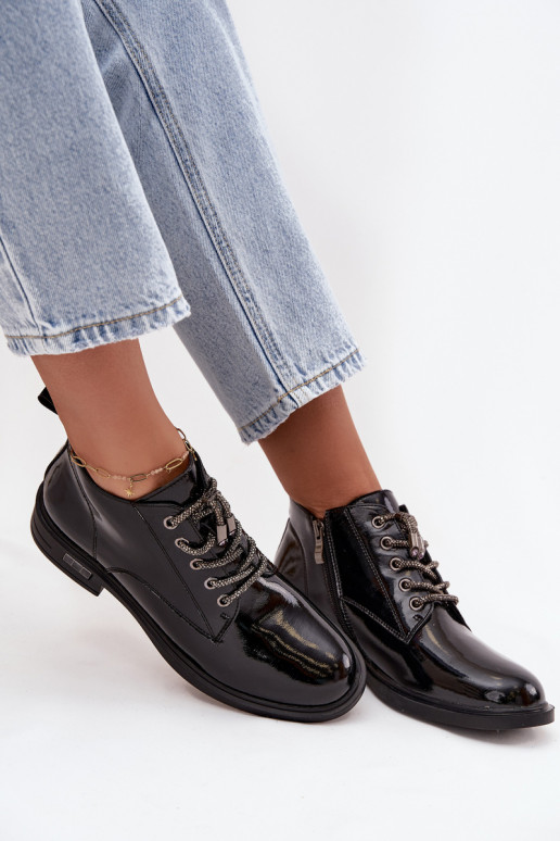 Oda su lako efektu Moteriški aulinukai Su puošniais Suvarstymasm D&A MR52-124 juodos spalvos