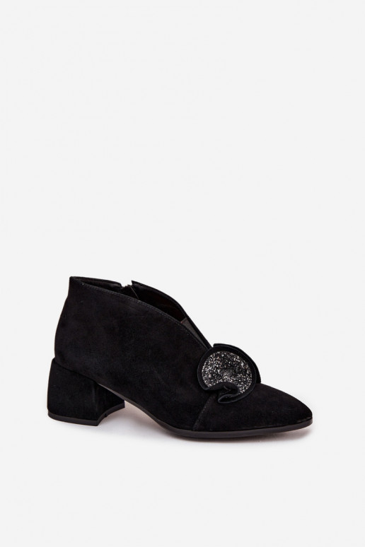 Oda Zomšiniai batai Moteriškas su kulniukais su ornamentais D&A MR52-182 juodos spalvos