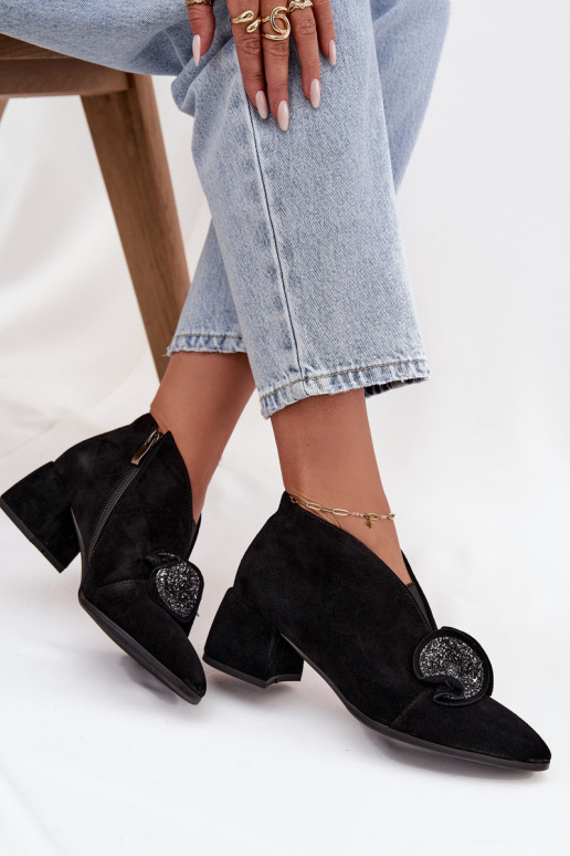 Oda Zomšiniai batai Moteriškas su kulniukais su ornamentais D&A MR52-182 juodos spalvos