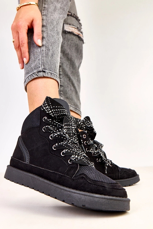 Juodi aukštaauliai sportiniai batai...