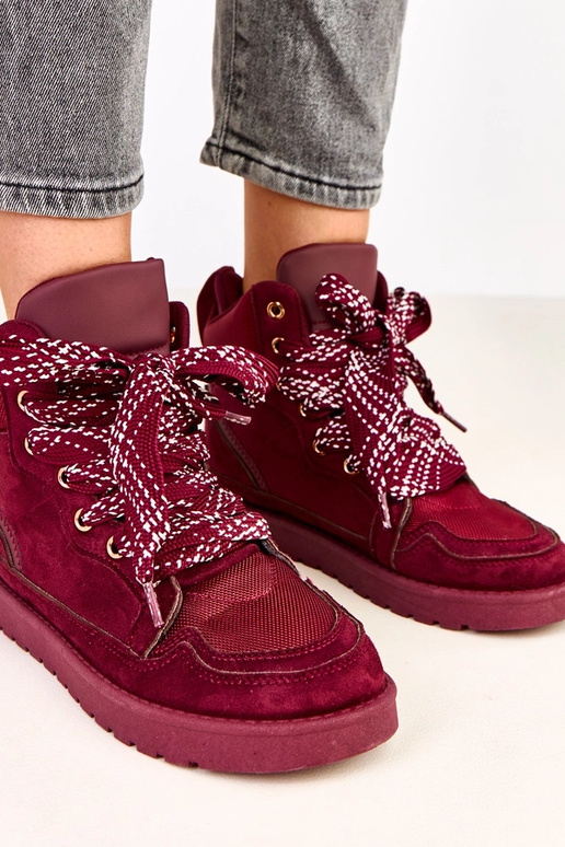 Vyšniniai aukšti sportiniai bateliai...