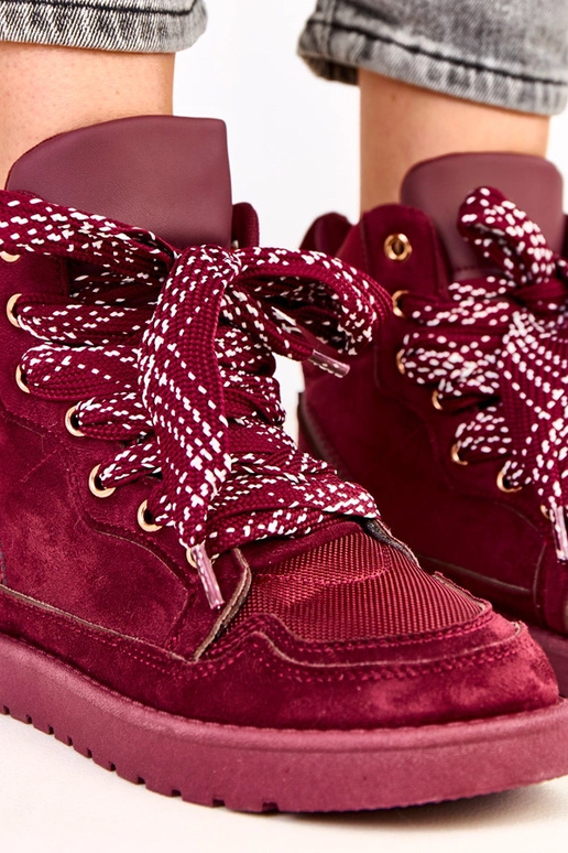 Vyšniniai aukšti sportiniai bateliai...