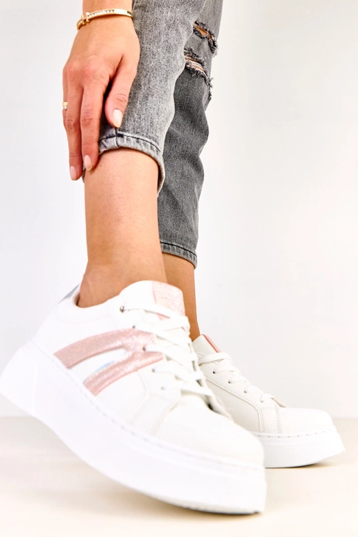 Balti sportiniai bateliai su...