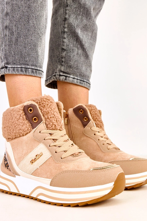 Tamsiai smėliniai aukšti šilti...