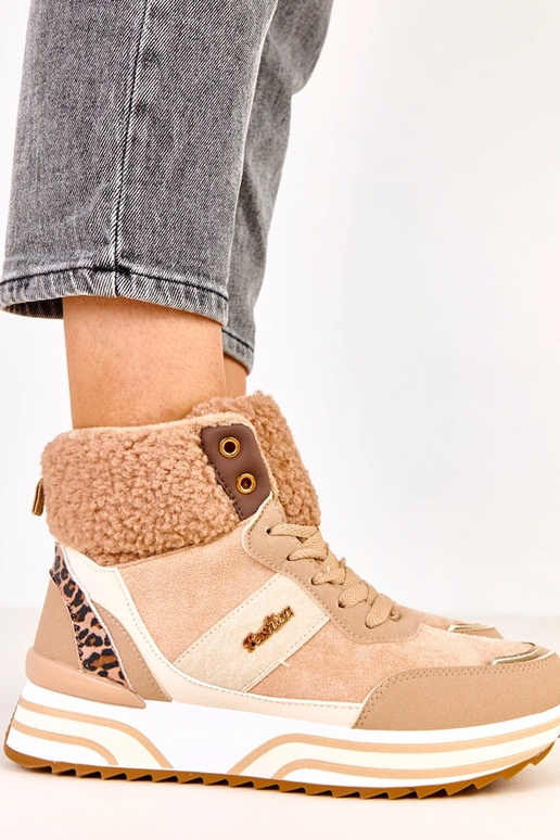 Tamsiai smėliniai aukšti šilti...