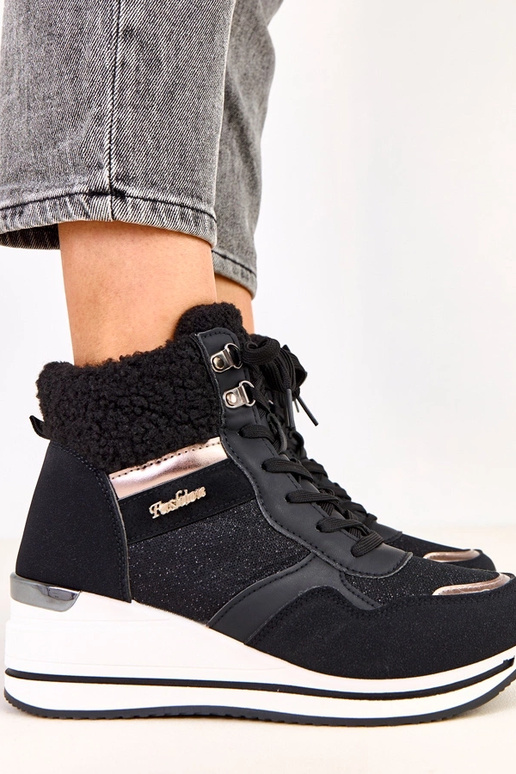 Juodi aukšti šilti sportiniai...