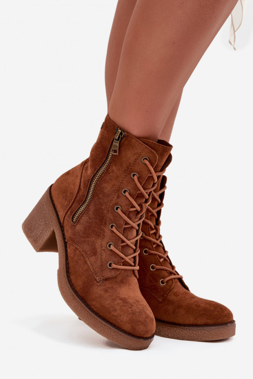 Pašiltinti moteriški rudos spalvos aulinukai su raišteliu ir užtrauktukais Paressa