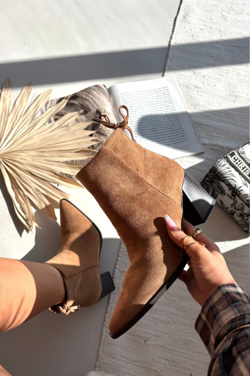 Moteriški rudos spalvos aulinukai su stilingomis detalėmis Halisse Moteriški rudos spalvos aulinukai su stilingomis detalėmis Halisse