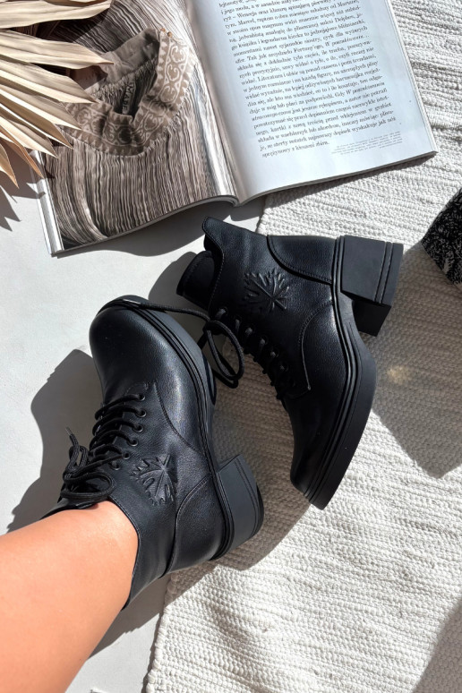 Moteriški natūralios odos aulinukai su kločkėmis, pašiltinti, Vinceza 39950 juodos spalvos