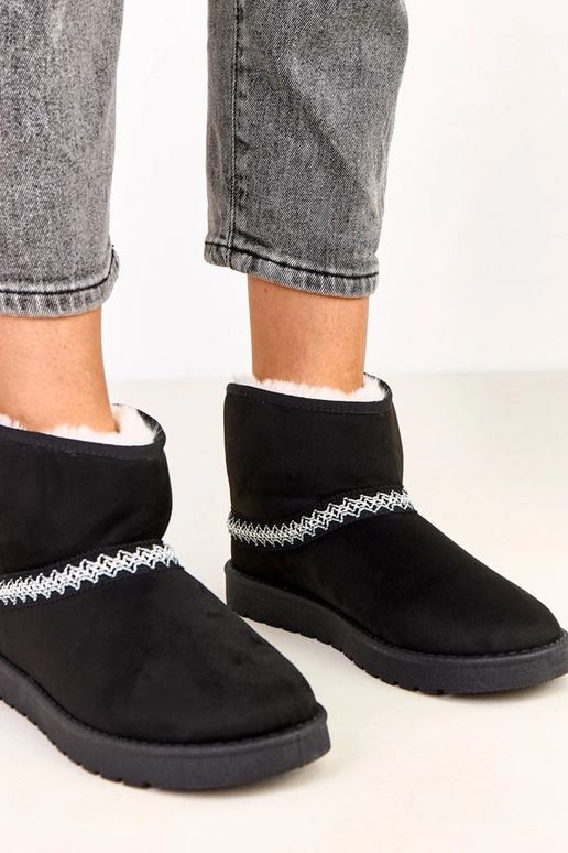 Juodi žemi sniego batai iš dirbtinio...