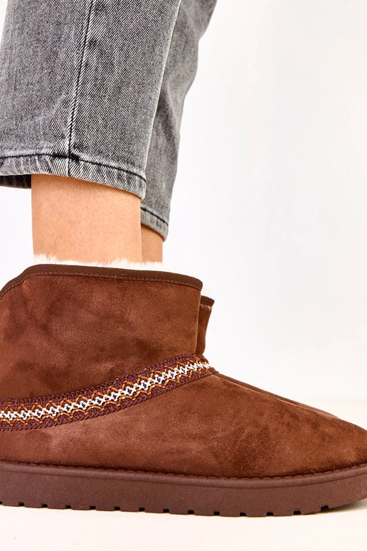 Rudi žemi sniego batai iš dirbtinio...