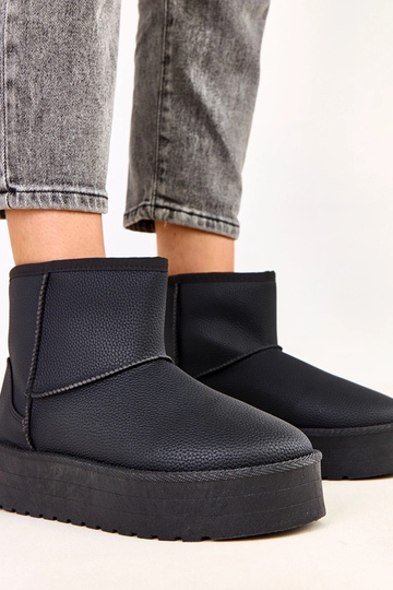 Juodi žemi sniego batai su...