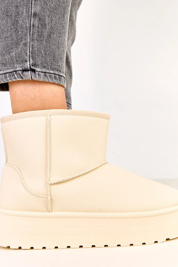 Smėlio spalvos žemi sniego... 2