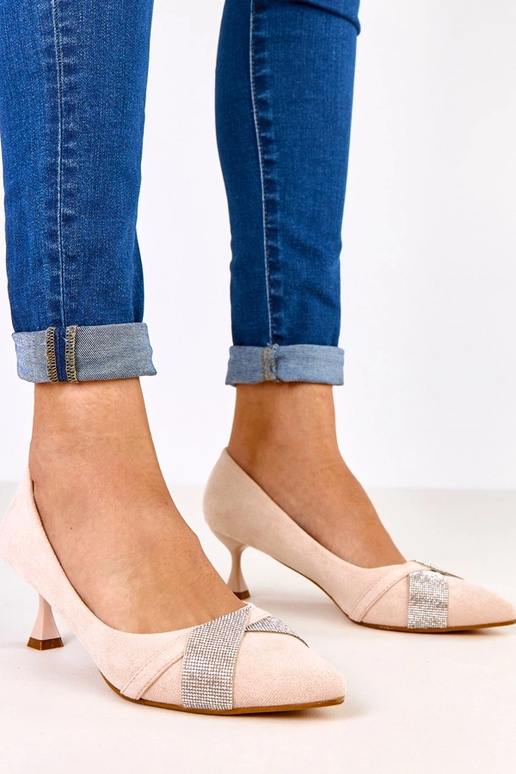 Smėlio spalvos aukštakulniai bateliai...