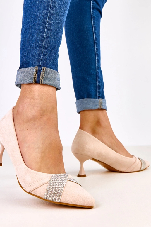 Smėlio spalvos aukštakulniai bateliai...