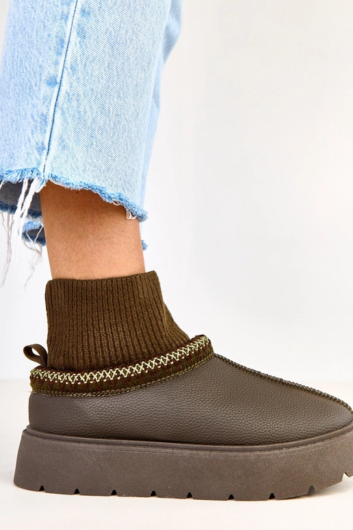 Žali sniego batai su kojinės formos...