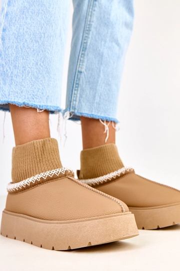 Rudi sniego batai su...