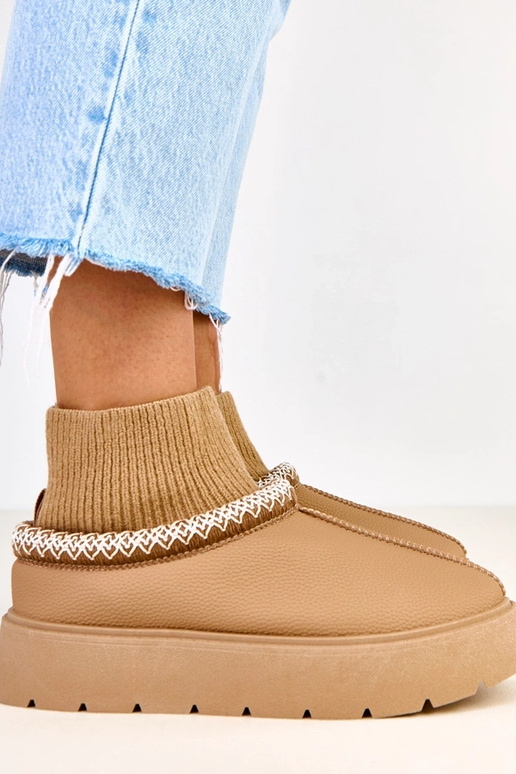 Rudi sniego batai su kojinės formos...