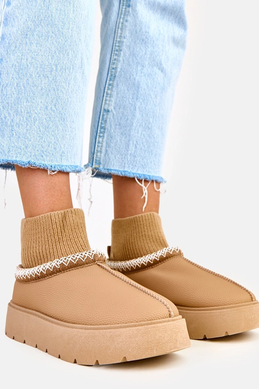 Rudi sniego batai su kojinės formos...