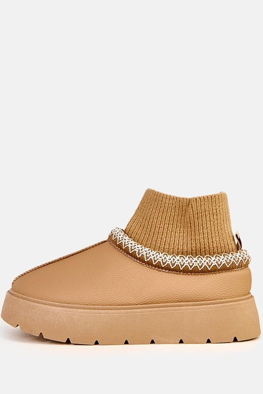 Rudi sniego batai su kojinės formos...