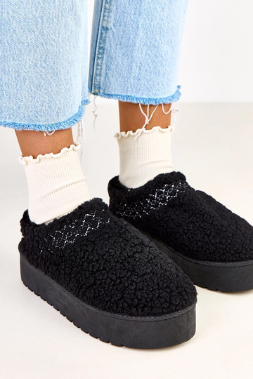 Juodi žemi sniego batai ant... 2